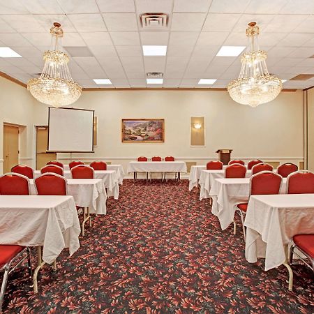 Ramada Inn Flemington Extérieur photo