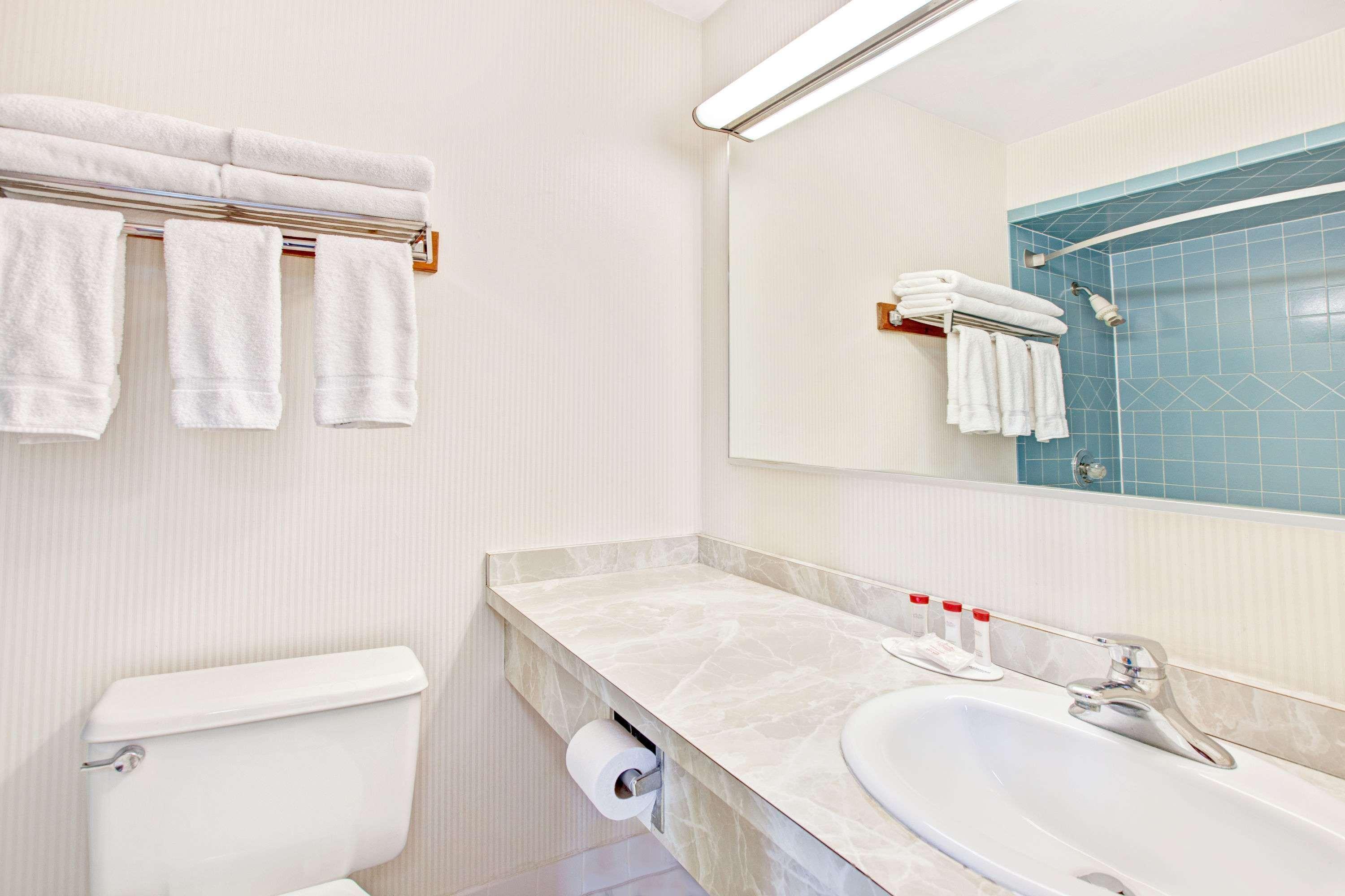 Ramada Inn Flemington Extérieur photo
